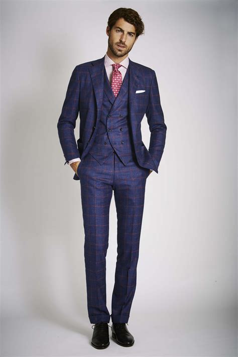 Kiton Clothing .